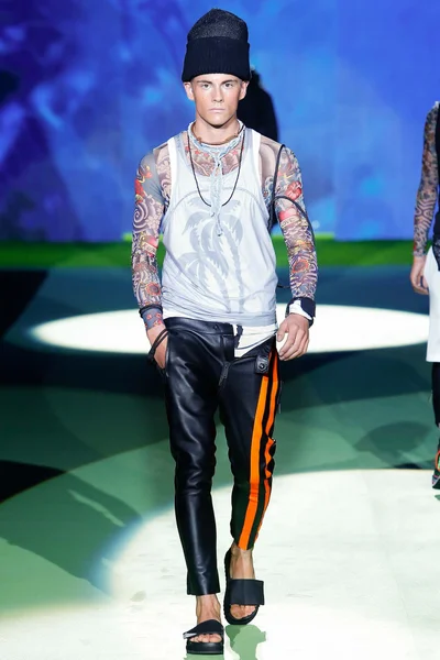 Look 27